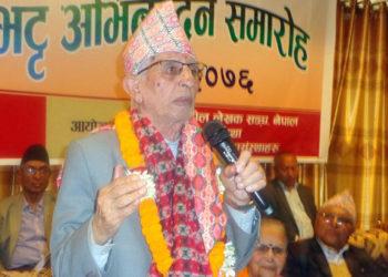 धेरैथोकमा विभाजित विद्वान्  आनन्ददेव भट्ट