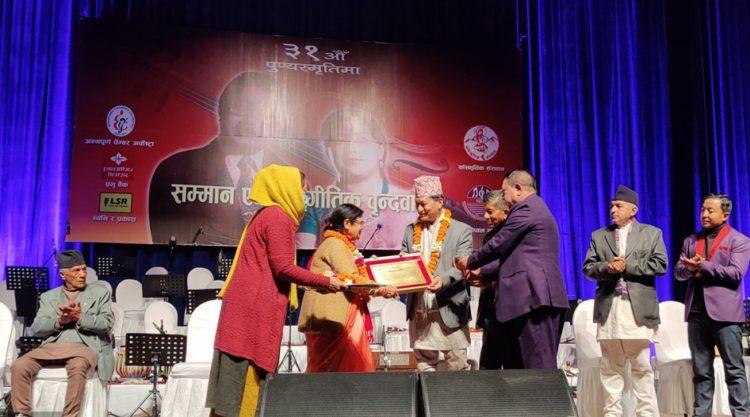 तीर्थकुमारी थापा र रत्न बेहोसीलाई ‘नारायण गोपाल स्मृति सम्मान’