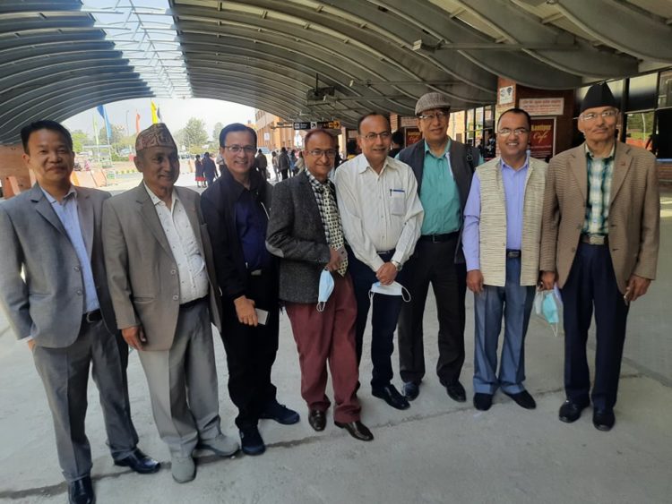 स्रस्टाहरु बाङ्गलादेश प्रस्थान