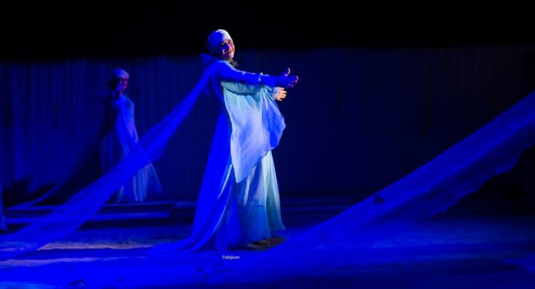 हिउँको पृथ्वी यात्रा मञ्चन