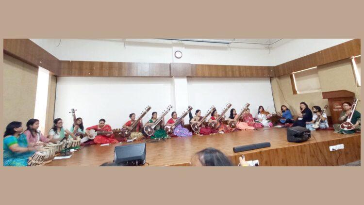 प्रज्ञा–पाठशाला सङ्गीत सङ्गतमा १७ जना नारी स्रष्टाको वृन्द वादन