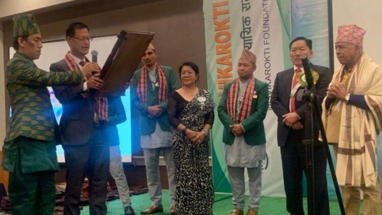 उपन्यासकार लीलबहादुरलाई  ‘स्वीकारोक्ती आजीवन सिद्धी’ पुरस्कार