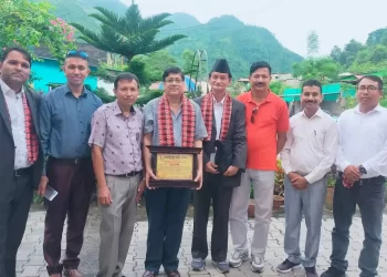 कवि खुमनारायण पौडेललाई आँबुखैरेनी वाङ्मय पुरस्कार