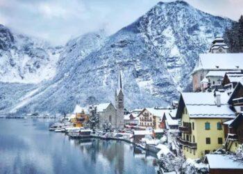 नीला आँखा नीलो हिउँ