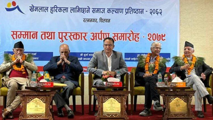 सुरेशराज शर्मा र दुर्गा बराल पद्मश्री वाट सम्मानित