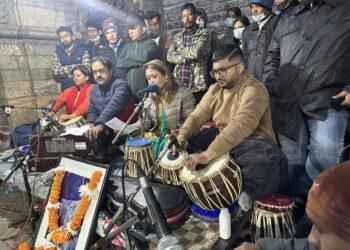 नातीकाजीको स्मृतिमा पशुपतिनाथमा भजन