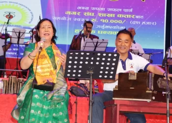 स्वर्णिम साँझमा तारा थापा