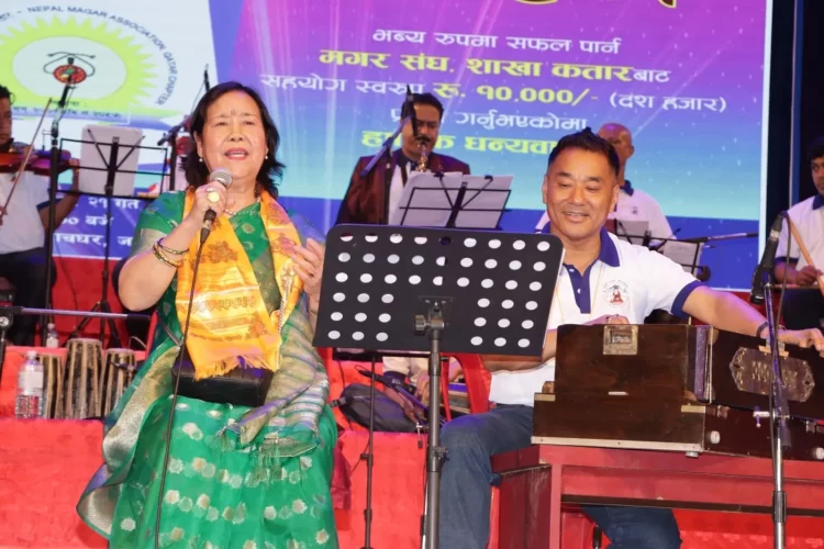 स्वर्णिम साँझमा तारा थापा