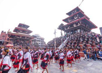 हजार जना कलाकारको संयुक्त धिमे बादन र नृत्य प्रस्तुति