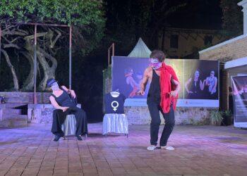 अस्ट्रियन कलाकारद्वारा पाटनमा ‘प्यान्टोमाइम’