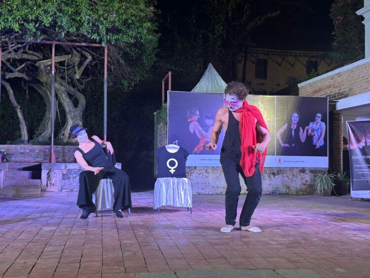 अस्ट्रियन कलाकारद्वारा पाटनमा ‘प्यान्टोमाइम’